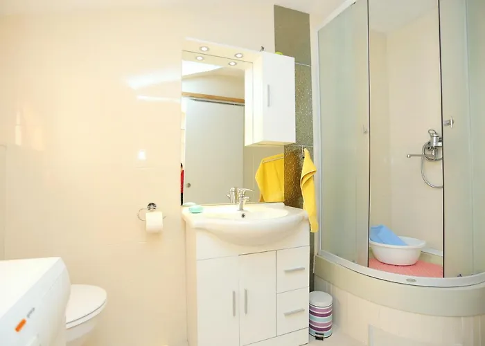 With Wifi - 17172 Apartment